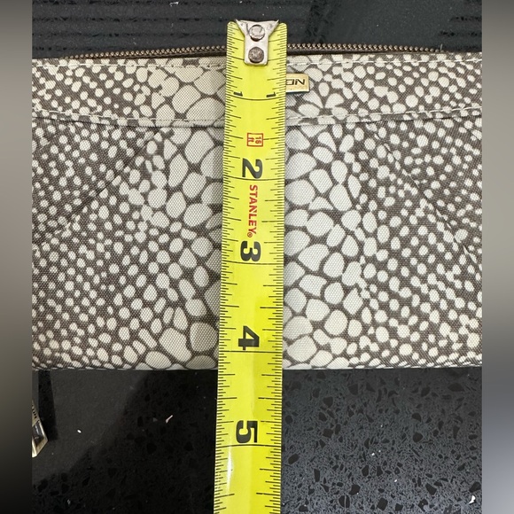 Travelon RFID Blocking Snakeskin Zip Around Wristlet Wallet Clutch - Picture 11 of 11